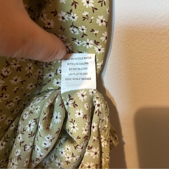 Hesperus Chic Olive Romper with cute white flowers‎ and adjustable shoulders - Picture 6 of 9